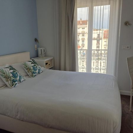 Hotel Ligure Кан Екстериор снимка