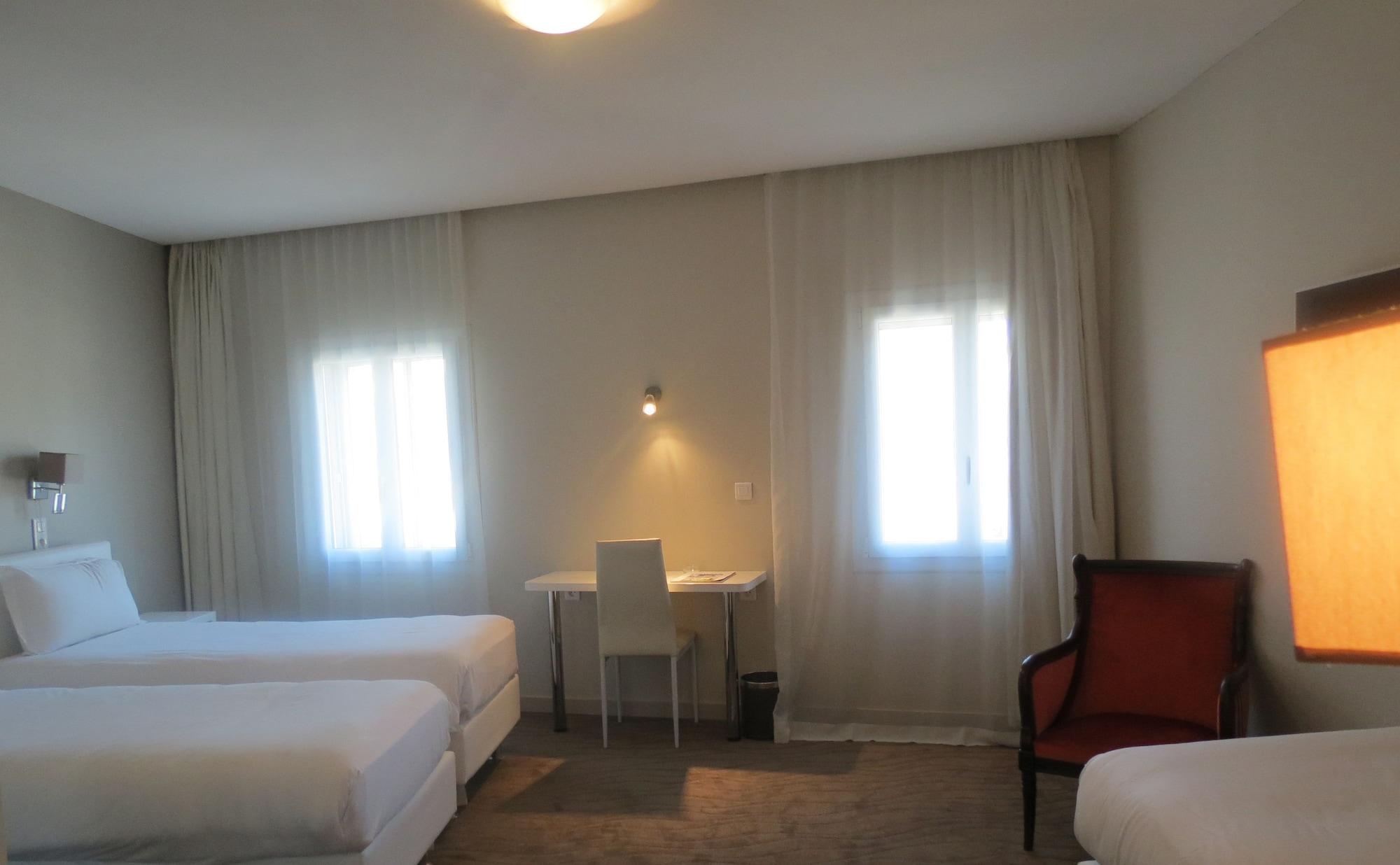 Hotel Ligure Кан Екстериор снимка