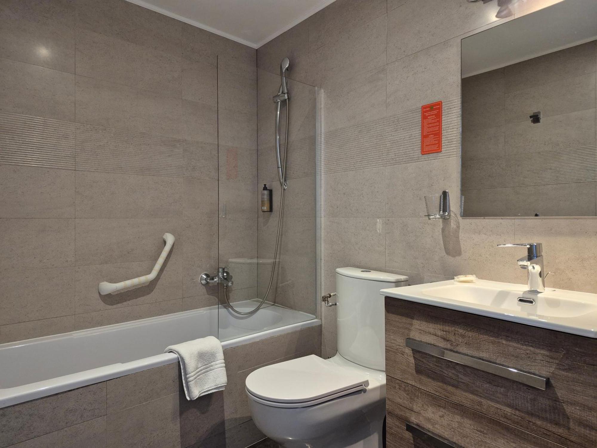 Hotel Ligure Кан Екстериор снимка