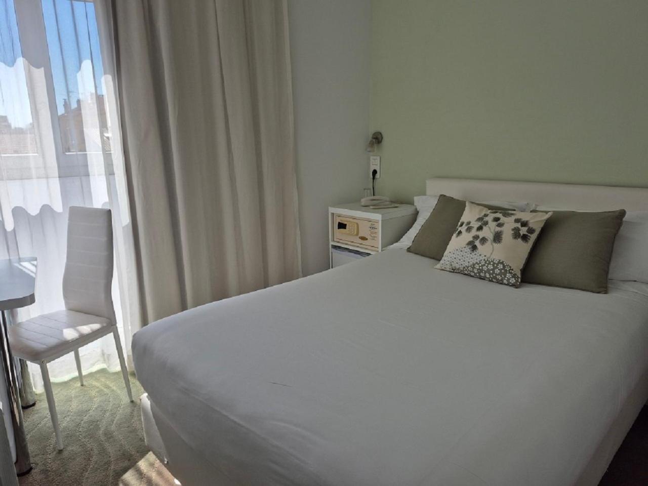 Hotel Ligure Кан Екстериор снимка
