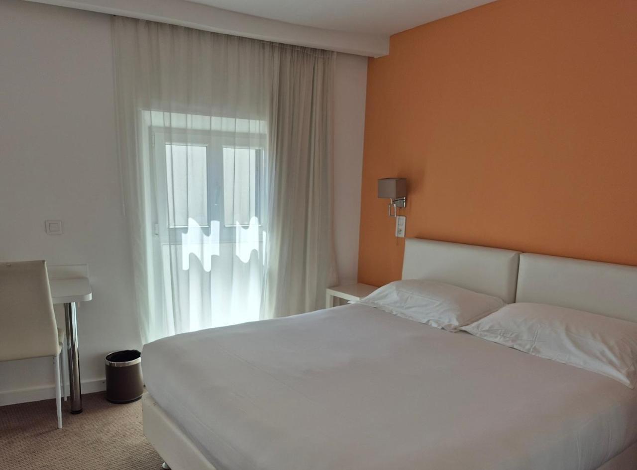 Hotel Ligure Кан Екстериор снимка