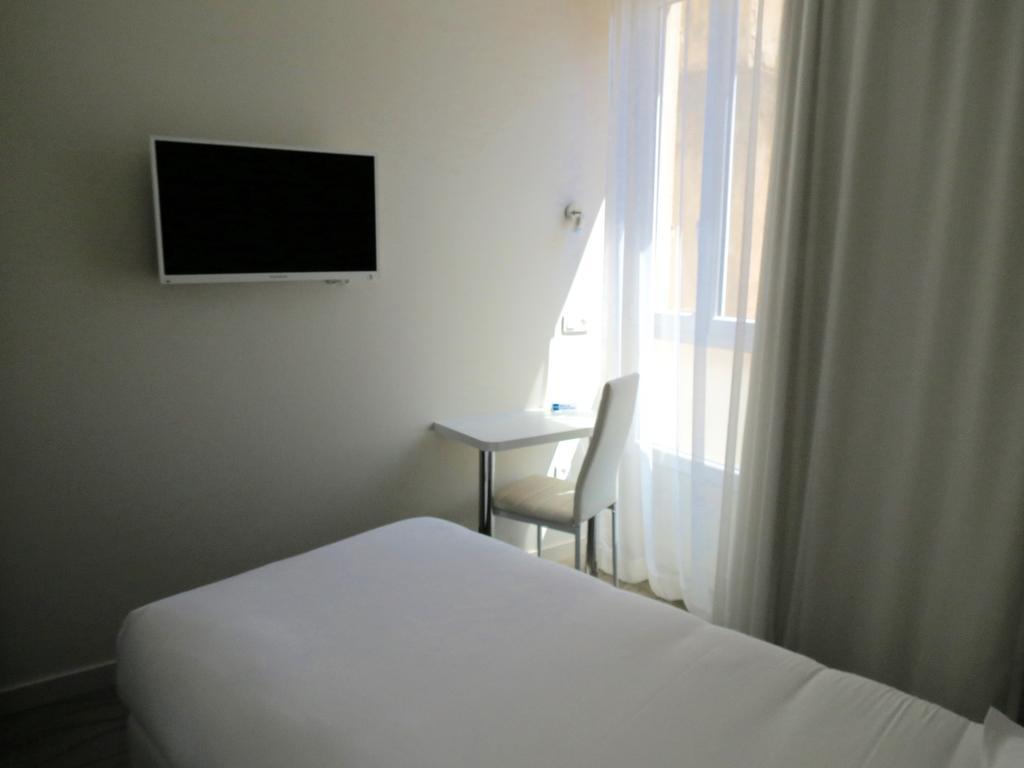 Hotel Ligure Кан Екстериор снимка