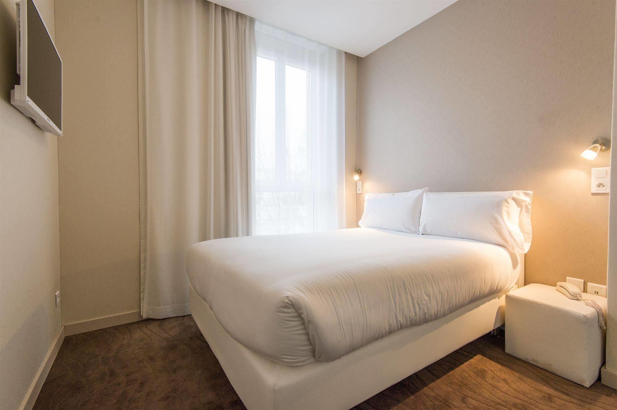 Hotel Ligure Кан Екстериор снимка